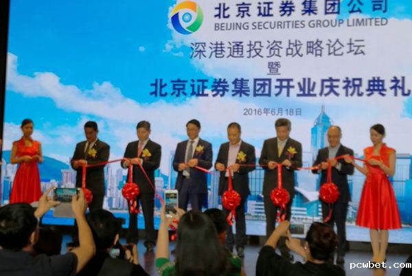 642611070021244100_副本